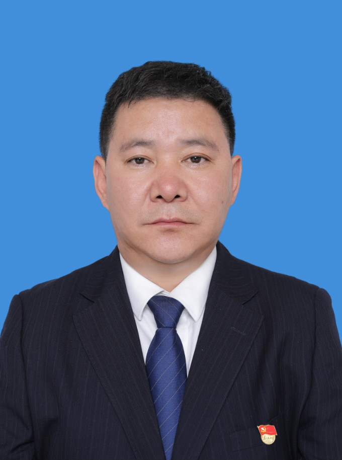 頓珠朗加 (董事長、黨委書記)